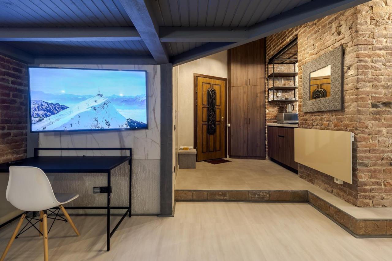 Lesi Apartment With Terrace Lviv Buitenkant foto