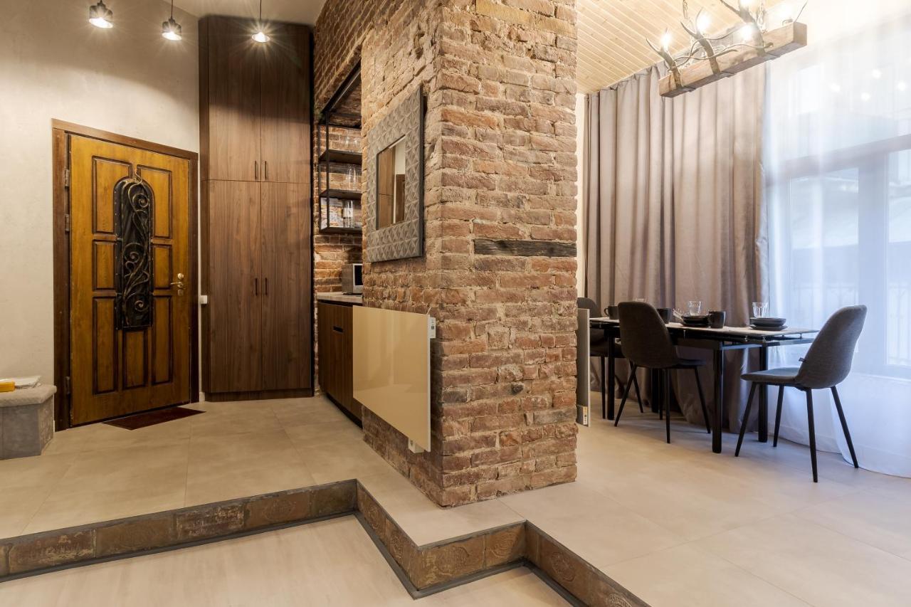 Lesi Apartment With Terrace Lviv Buitenkant foto